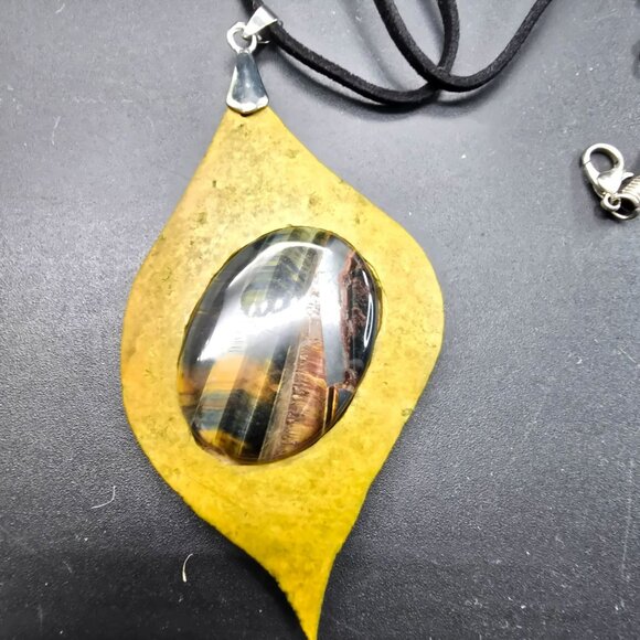 Yellow Green Leaf-Shaped Pendant Necklace With Tigers Eye Stone Black Cord CT701 - Picture 2 of 10